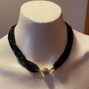 Great jeweled magnetized necklace!